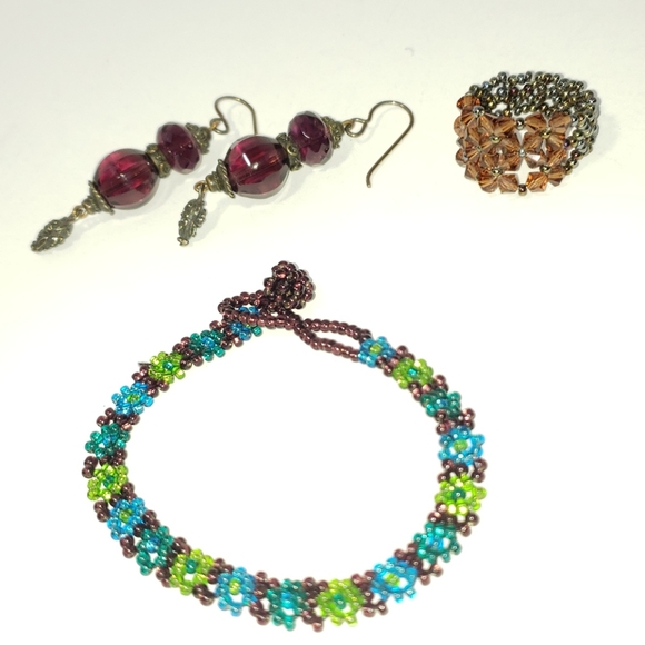 Bracelet, ring and earrings set. - Picture 5 of 8